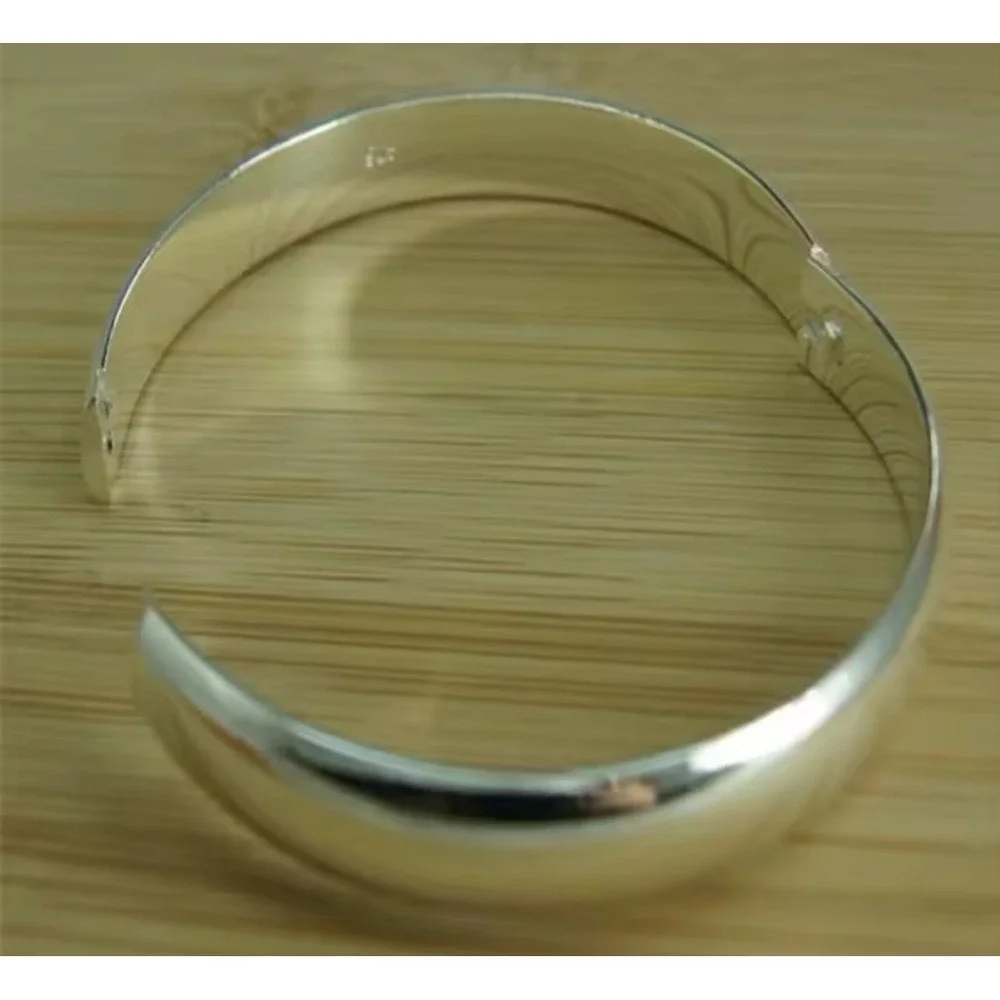 NEW Small Classic Polished Hinged Bracelet Sterling Silver Bangle, 7”‎